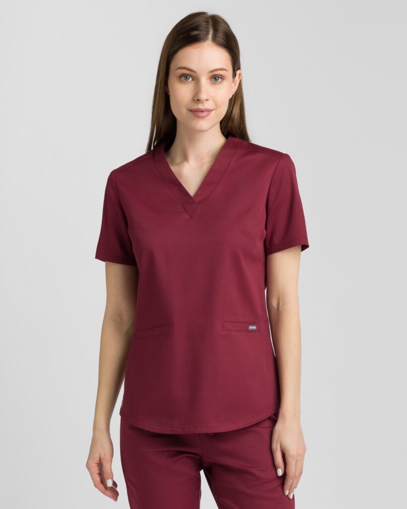 Bluza medyczna we wzorki, czyli jak dobrze się czuć w pracowniczym uniformie